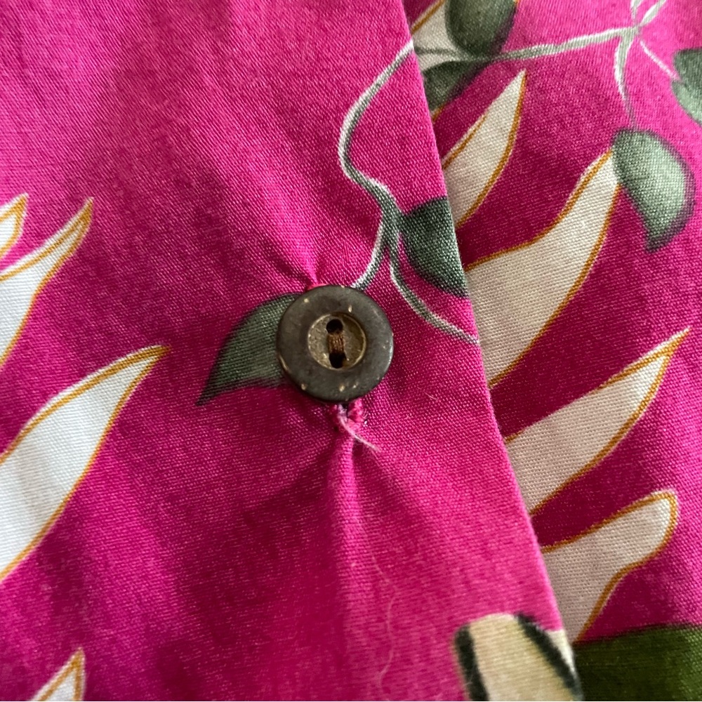 Vintage Made in Hawaii Pacific Legend Cotton Shirt | Magenta Floral | Size M - Picture 4 of 10